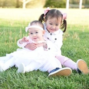 Meet your Posher, Emelita